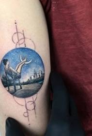 Алатка за тетоважи во боја, тркалезна шема на тетоважа