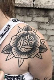 Cool pricking technique black and white simple tattoo pattern