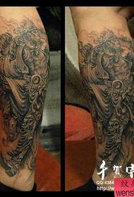Gizonezkoen hankak oso eder eta freskoak dira, Qitian Dasheng Sun Wukong tatuaje eredua