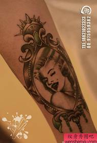 Mfano mzuri wa muundo wa tatoo ya Marilyn Monroe