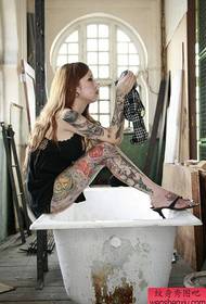 Tattoo show, doporučuji ženskou sexy foto mapu