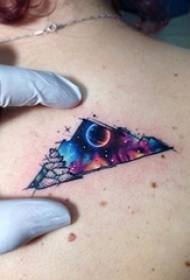 Linea minimalista elementi geometrici modello di tatuaggio paesaggio glamour