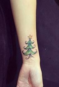 Várias belas árvores de Natal e desenhos de tatuagem de Papai Noel