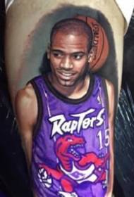 Basketbola līdzjutēja somas rokas reālistisks basketbola zvaigznes tetovējums darbojas