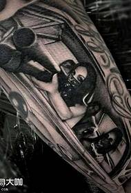 Modello di tatuaggio personaggio gamba film