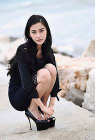 Angelababy 오른발 꽃 문신 사진