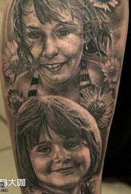 Noga otroški lik tatoo vzorec