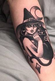 Immagine del tatuaggio della strega con braccio e strega