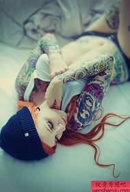 Modello di tatuaggio sexy ragazza pop