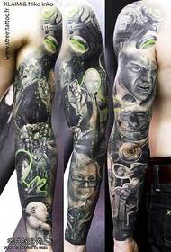 Modello tatuaggio braccio verde tuono personaggio