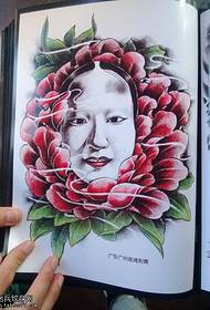 Maschera modello tatuaggio peonia