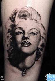 Wzór ramienia portret Monroe tatuaż wzór