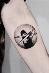 Pojat käsivarret mustalla harmaalla luonnospistevinkillä Abstrakti tyttöhahmo Tattoo-kuva
