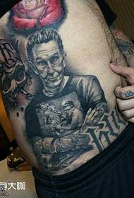 Midja tatuering mönster för gammal man