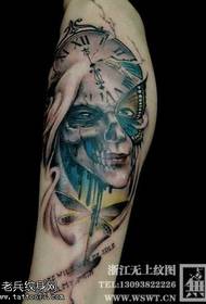 Wzór tatuażu dziewczyna śmierci