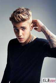 Tatuaggio alla moda di Little Heaven King Justin Bieber