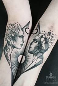 Motif de tatouage de piqûre noir et blanc de personnalité