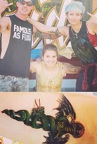 Tatuaje de la difunta superestrella Michael Jackson hija Paris Jackson