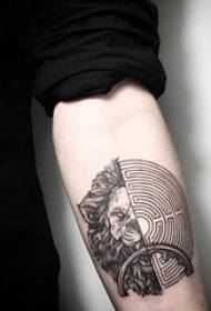 Een set van gepersonaliseerde prik tattoo ontwerpen in zwart en wit grijze stijl