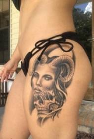 Djevojka lik tetovaža uzorak djevojka bedra lik portret tetovaža skica slika