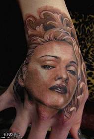 Patrón de tatuaxe de retrato de muller de brazo