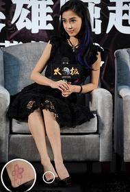 Angelababy right foot flower tattoo pattern