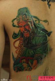 Hladna i zgodna Guan Gong tetovaža na leđima