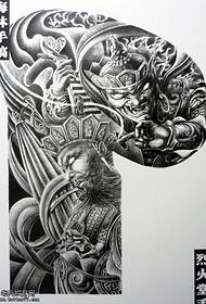 4人の王のタトゥーのデザイン
