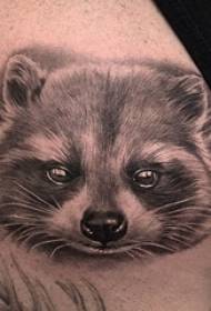 Melnbalts dzeloņains triku abstraktas līnijas maza dzīvnieka un personāža portreta tetovējuma modelis