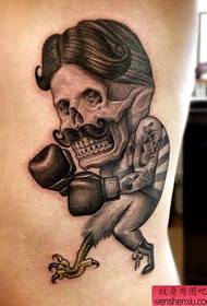 Un modello di tatuaggio divertente boxe europeo e americano