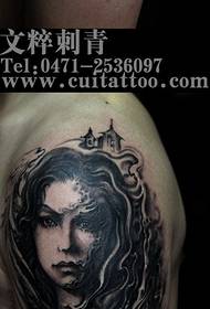 Fantastico e bellissimo modello di tatuaggio classico di bellezza