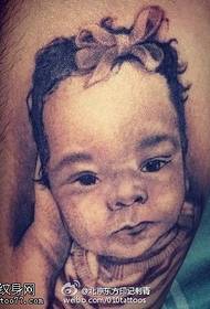 Mans mīļais mazuļa portreta tetovējuma modelis