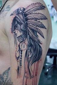 Handsome Indian musikana tattoo maitiro