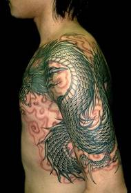 Enciclopedia del tatuaggio del drago sopra la spalla super prepotente