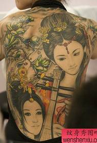 Hermosa espalda hermosa belleza clásica tatuaje patrón