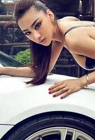 Modello di tatuaggio donna auto sportiva