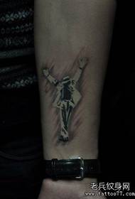 Arm en totem Mike Jackson tatoveringsmønster