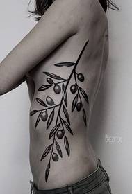 Foto di tatuaggi neri a brandelli foglie