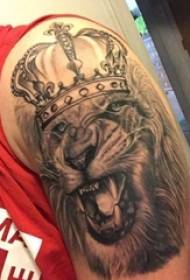 Tattoos Threicae caput leonis instar leonis brachium puer picture