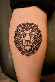 Handsome lion totem tattoo pattern