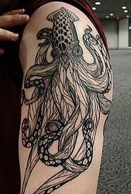 Individualiséiert Kraken Tattoo