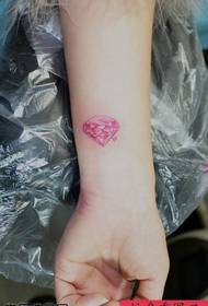 Barevné diamantové tetování vzor, který dívky líbí
