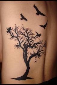 Modello tatuaggio uomo albero e uccello posteriore