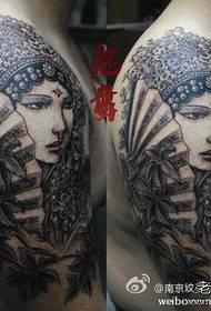 Prilično popularan uzorak ljepote cvjetnih tetovaža