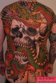 Vīriešu muguras klasiskais atdzist pilnas muguras pitonas tetovējums
