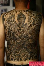 Oorheersende klassieke mannetjie vol onherkenbare Ming Wang tatoo patroon