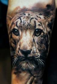 Mycket realistiskt realistiskt målad leopard avatar tatuering mönster