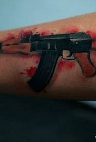 Patrwm tatŵ pistol super golygus braich gwrywaidd