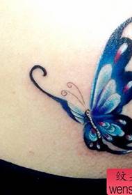 Patró de tatuatge de papallona de color preferit de la filla