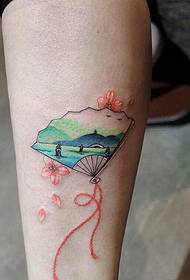 Tatuaggio per fan della personalità che uomini e donne possono avere